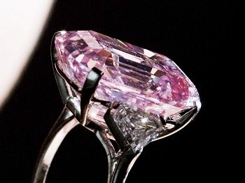 Graff’s 25 carats Fancy pink diamond Graff’s 25 carats Fancy pink diamond
